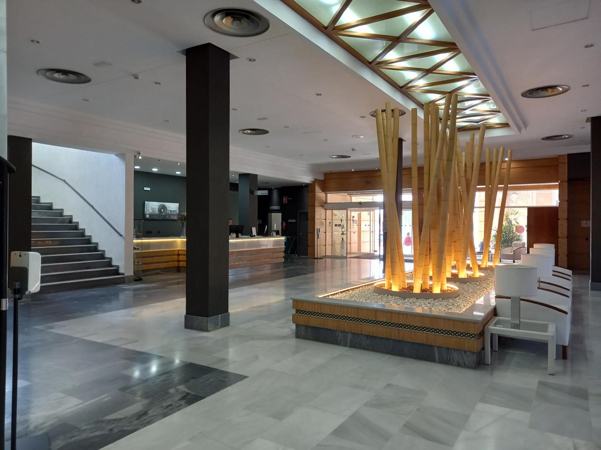 Hotel Trh La Motilla Dos Hermanas Kültér fotó