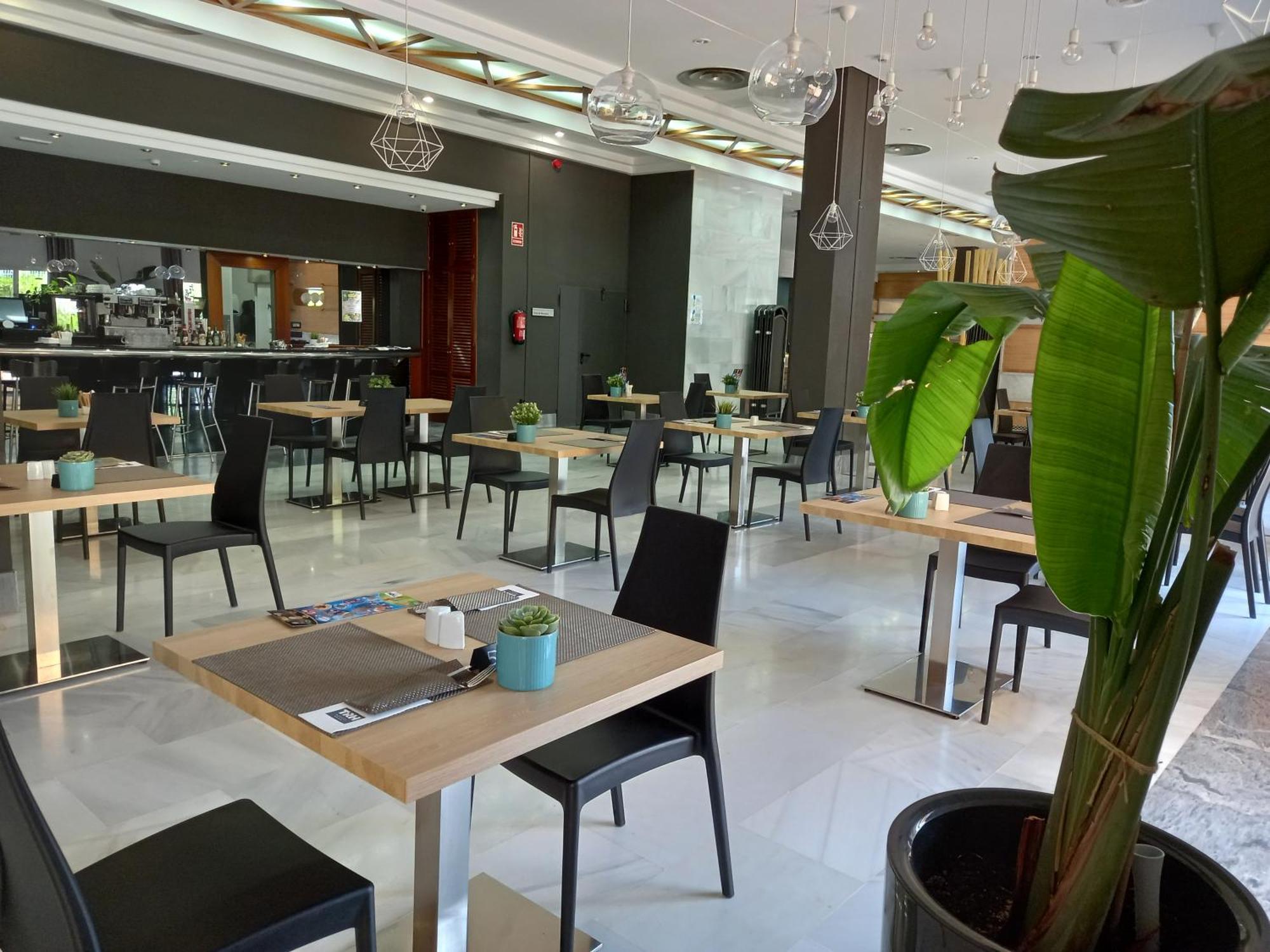 Hotel Trh La Motilla Dos Hermanas Kültér fotó